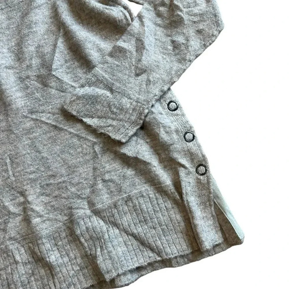 Hem & Thread Oatmeal Beige Side Snap Sweater S - Picture 2 of 4